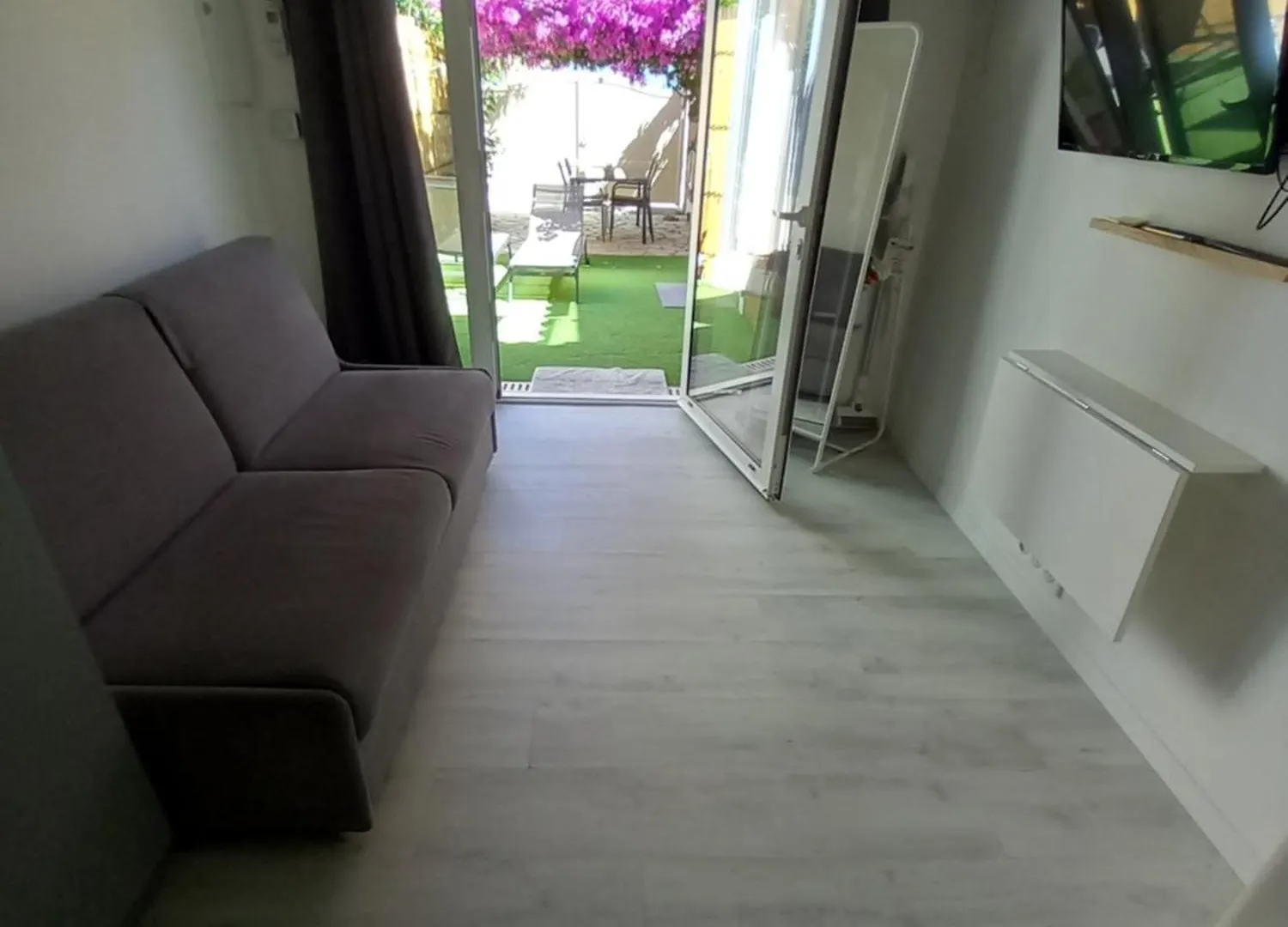 Studio Avec Rez De Jardin 0*, Six-Fours-les-Plages France